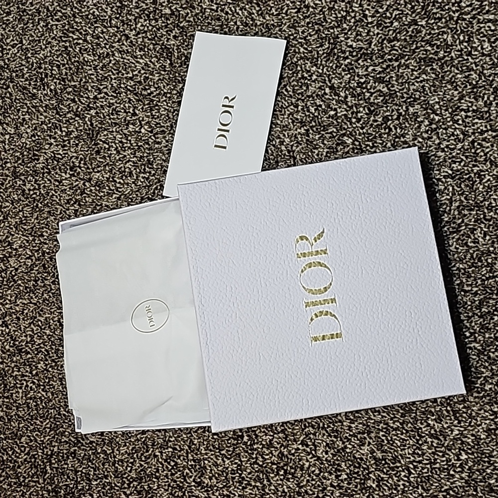 ✨️BRAND NEW DIOR GIFT BOX ✨️